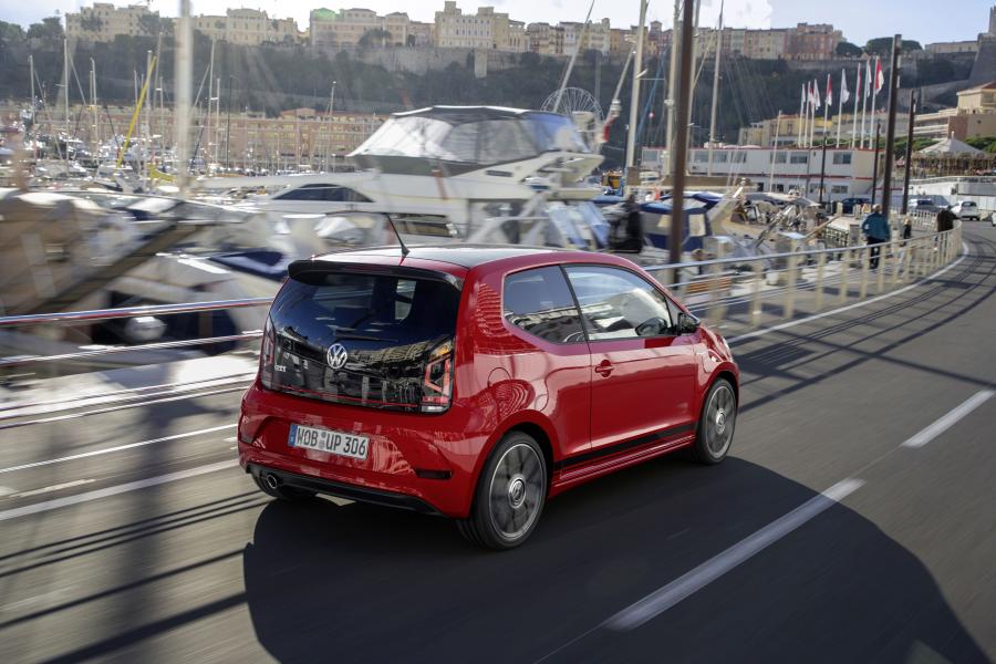  Volkswagen up! GTI 2018 года  (WW) (фото 18 из 41)